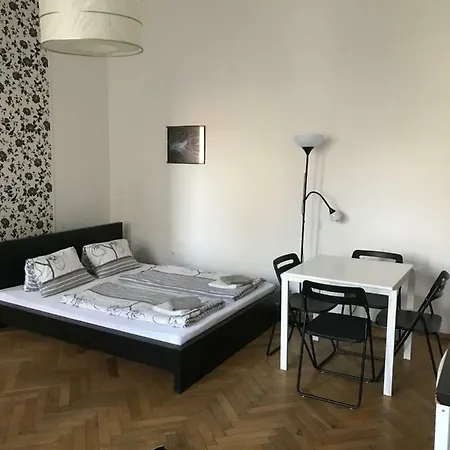 B - Narodni 17 Apartment *